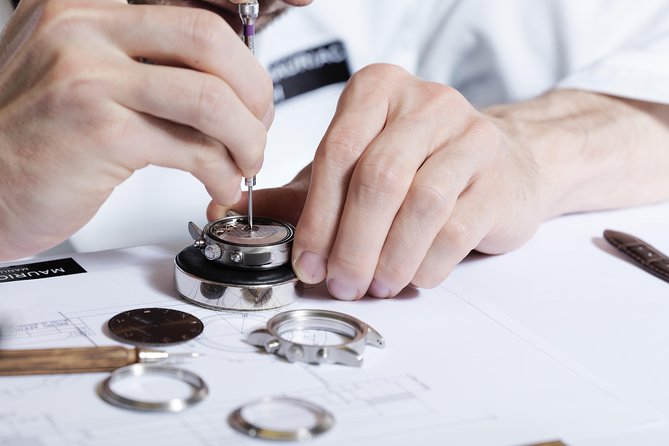 À Maurice Watch Workshop in Zurich - The core moment: sitting with a professional watchmaker