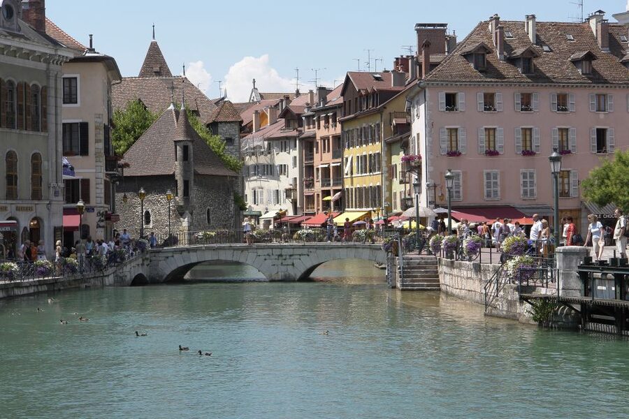 Annecy Private Guided Tour from Geneva - Getting picked up in Geneva (and what Bel-Air adds)