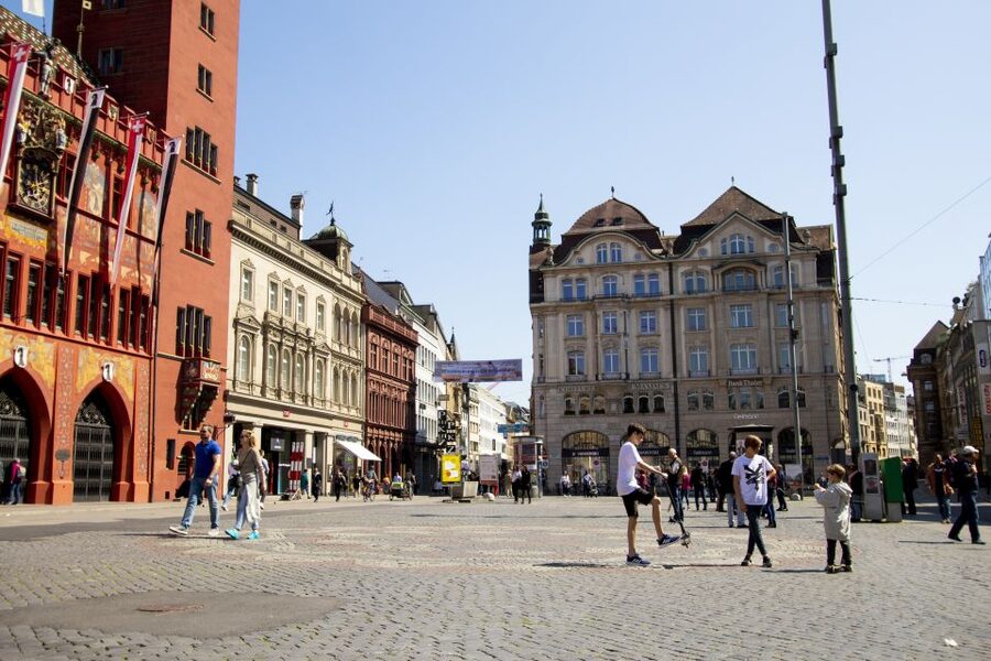 Basel: Express Walk with a Local in 60 minutes - Meeting at St-Alban City Gate, then getting oriented the right way
