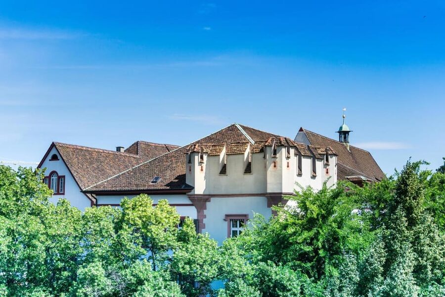 Basel: Insta-Perfect Walk with a Local - Münsterplatz and Marktplatz: Your Two Main Photo Anchors