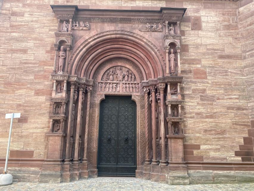 Basel's Portrait: Self-Guided Audio City Tour - Your English Audio Guide: Photos, Pro Voice, and Fewer Guessing Games