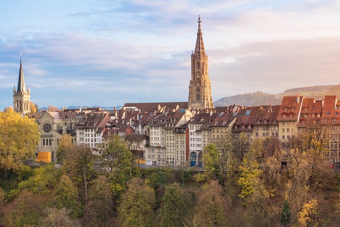 Bern: Chocolate Tasting and Walking Tour with a Local - Stop 3: Läderach and the FrischSchoggi moment