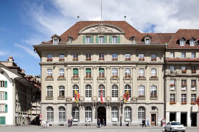 Bern Highlights and Hidden Gems Walking Tour With A Guide - Bahnhofpl. start point: easy to reach, easy to end