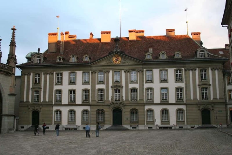 Bern: Political Walking Tour with a Diplomat - Swiss Neutrality, Female Presidents, and the Stories Behind the System