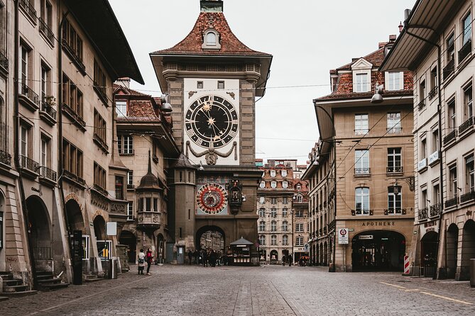 Bern Private Walking Tour with a Local - Starting at Bernabrunnen: Your First Bern Moment on Bundesgasse