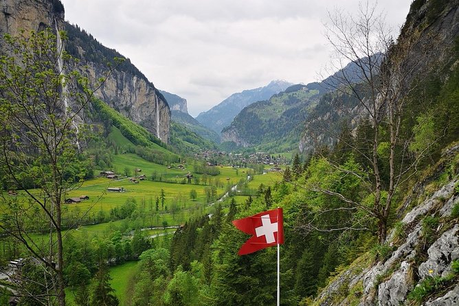 Best of Bernese Oberlands from Luzern - Isenfluh viewpoint: Eiger, Mönch, Jungfrau over 4000 meters