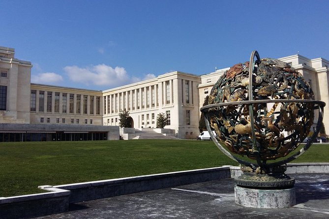 Best of Geneva City Tour with optional boat cruise - Jet d’Eau and the Flower Clock, your must-see photo stops