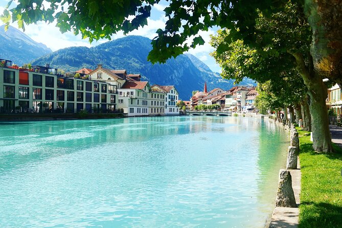 Best of Zurich and Surroundings - Extended City Sightseeing Tour - Guides, pacing, and why English might not always be perfectly solo