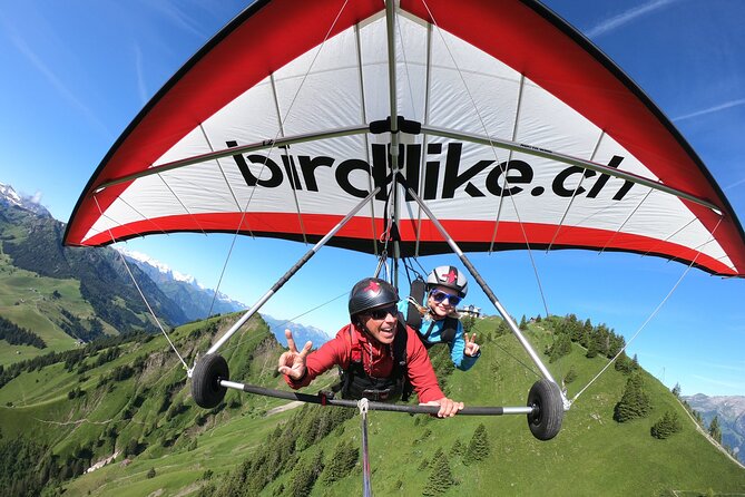 Birdlike Hang Gliding Lucerne - Titlis Cliff Walk After the Flight: A Good Match for Your Legs and Your Camera