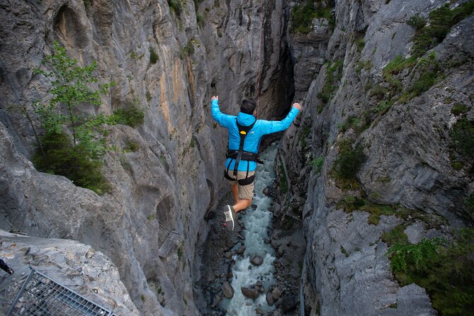 Canyon Swing with OUTDOOR - The canyon swing: the free fall feeling and how to handle it