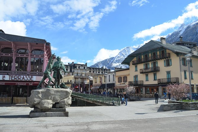 Chamonix & Mont Blanc Guided Day Trip with SkyView Panoramic bus - Lines, Crowds, and the Glass Box Reality Check