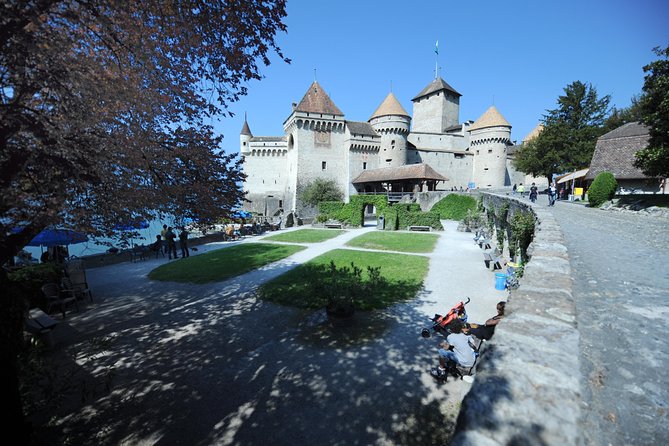 Chillon Castle Entrance Ticket in Montreux - Self-guided or guided: costumed guide, audio, or your own pace