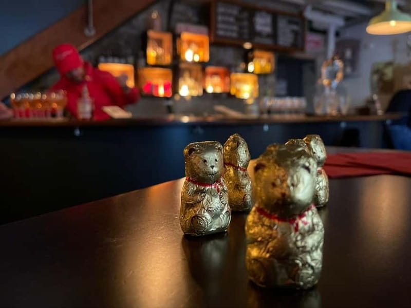 Chocolate and liquor fun in Bern with tasting - Getting started at Käfigturm and Bärenplatz, your first sweet primer