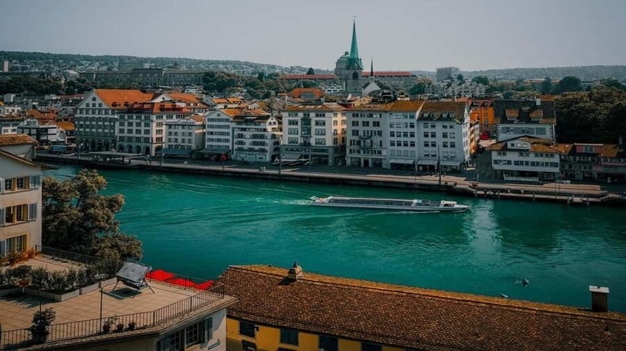Chocolate, Art, and History walking tour of Zurich - Where to Meet and How the Route Is Set Up (Zurich HB to Musnterhof)