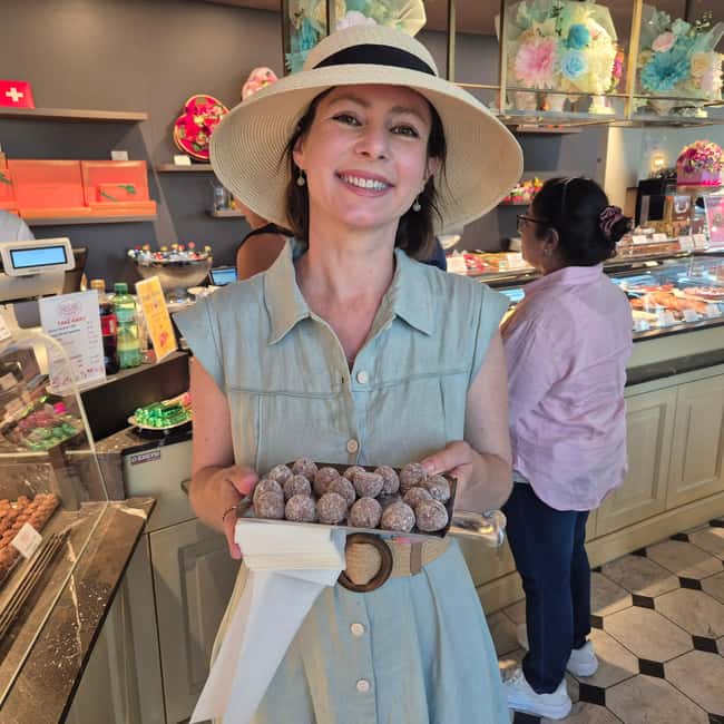Chocolate, Art, and History walking tour of Zurich - What You’ll Taste: Over 10 Tastings Including Pralines, Macarons, and Bars