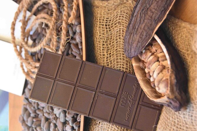 Chocolate tour in Bern with chocolate tasting - Starting With Not-Conched Chocolate: Why Your First Taste Feels Different