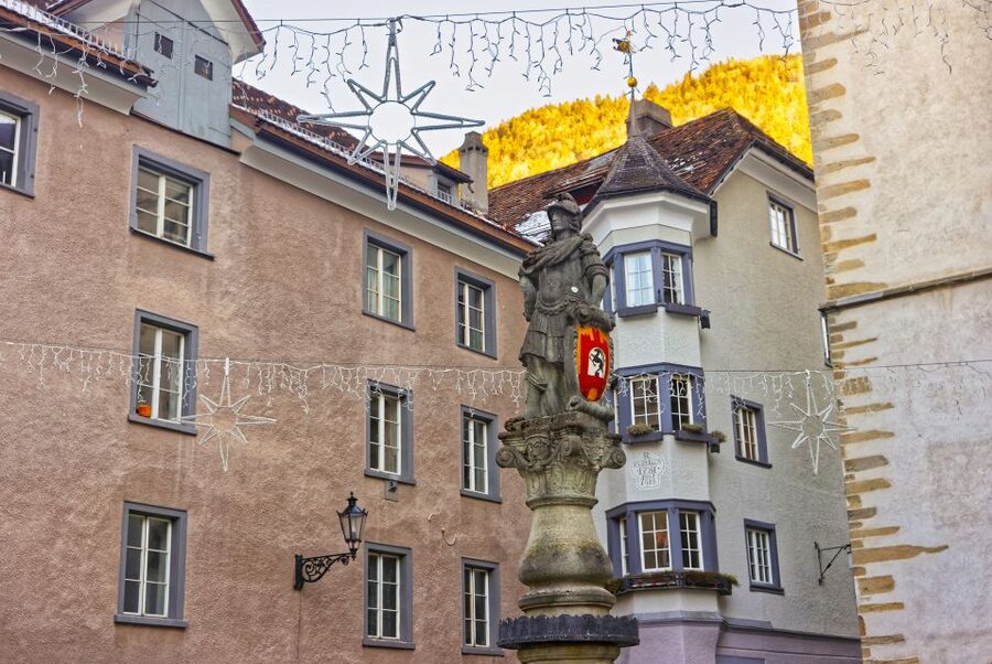 Chur: Private Express Walk with a Local in 90 minutes - Bischöfliches Schloss and the Brick Gate: City Walls and Detail Work