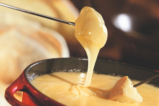 Culinary Tour from Zurich with Traditional Swiss Cheese Fondue Dinner - Getting started at Sihlquai, then letting Zurich roll by