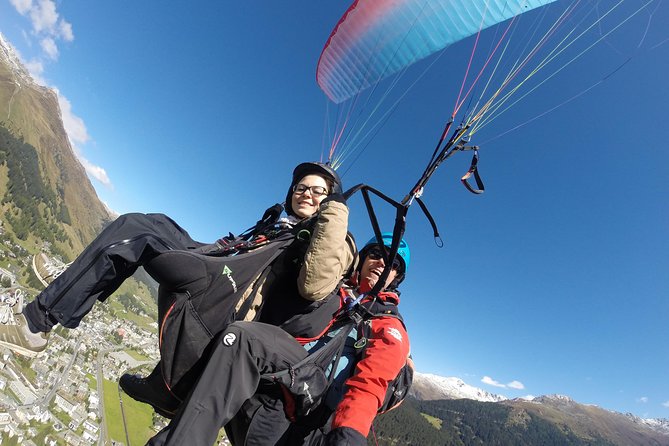 Davos Absolutely Free Flying Paragliding Tandem Flight 1'000 Meters High - Who should book this flight, and who should think twice