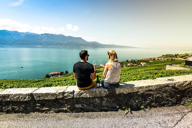 Day Trip to Montreux, Chaplin's World & Chillon Castle& apéritif - Chillon Castle Guided Visit: Medieval Courtyards by the Water