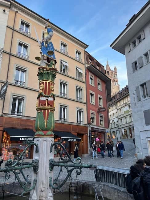 Discover Lausanne’s highlights with a local guide (EN) - St-Maire Castle and the Parliament: power on a hillside