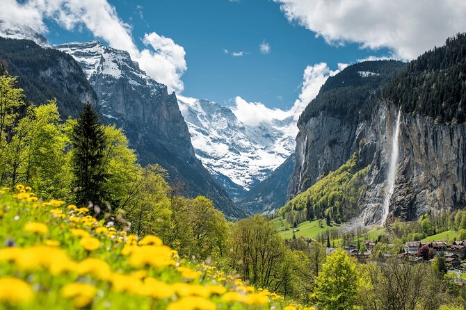Discover Lauterbrunnen with CHEESE & CHOCOLATE - Trümmelbachfalle: the elevator up, stairs down, and why rain can be better