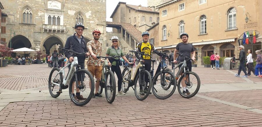 E-bike tour to discover Bergamo - Riding the Upper Town: why this e-bike format fits Bergamo