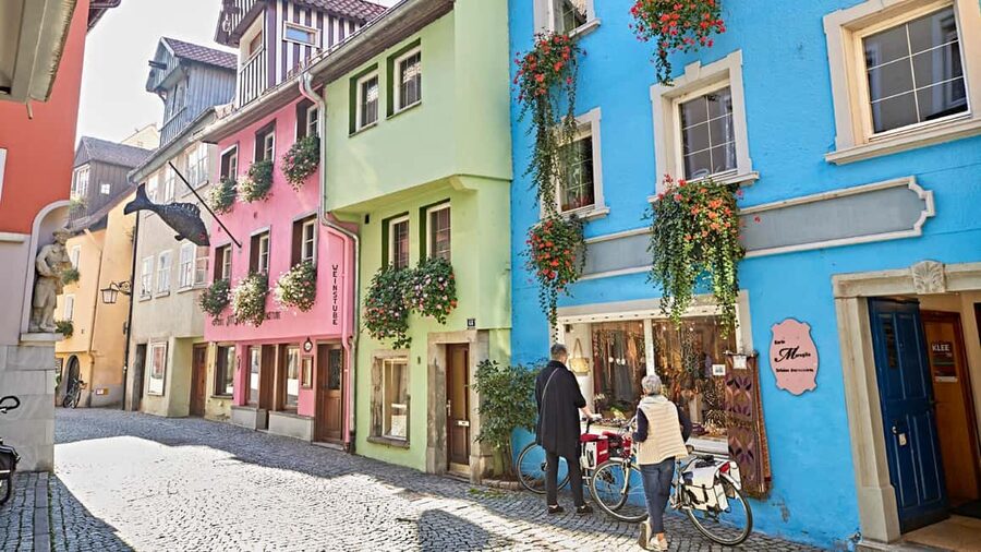 Explore 4 Countries in a Day: Liechtenstein,Austria&Germany - Lindau’s medieval streets, the Bavarian Lion, and that white lighthouse