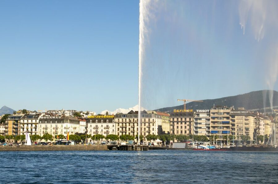 Explore the best guided intro tour of Geneva with a Local - The 2-hour format that actually works in Geneva