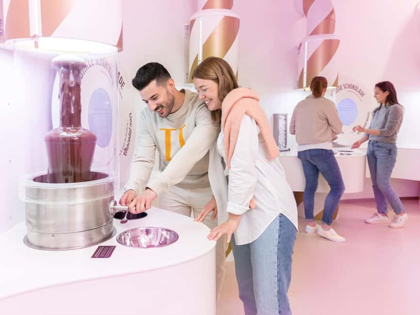 Flawil: Chocolarium Ticket - Room for Individual Happiness: Chocolate Fountains That Drive the Visit