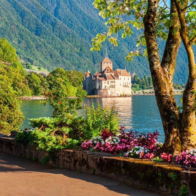 From Geneva: Gruyeres Castle, Cheese, Chocolate & Montreux - Montreux Promenade Walk: The Lake Geneva Finale