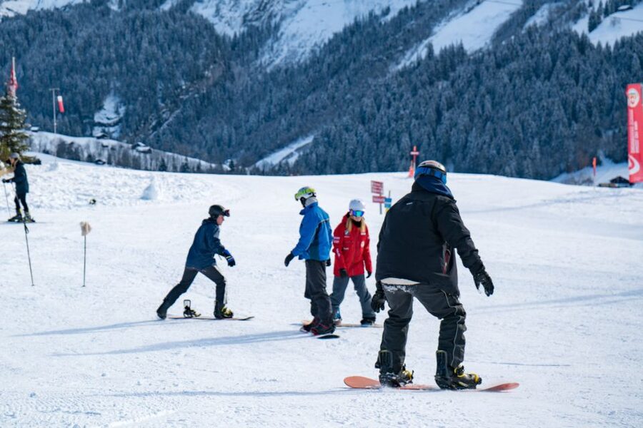 From Interlaken: Grindelwald Beginners Snowboarding Lesson - Instructor Quality: What You’re Paying For (and How It Shows Up)