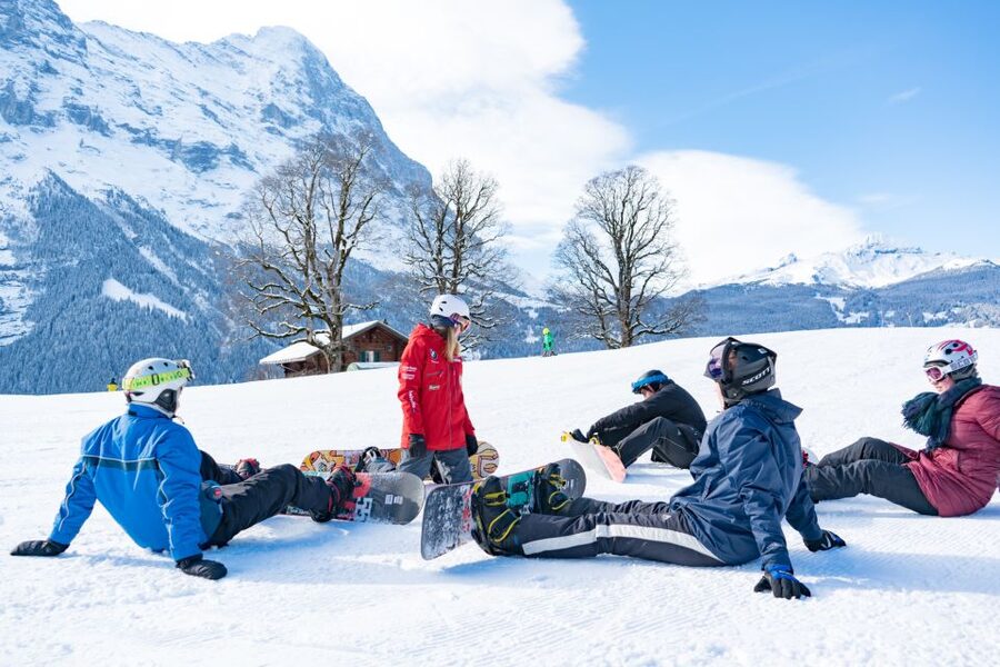 From Interlaken: Grindelwald Beginners Snowboarding Lesson - Price and Value: Is $256 Worth It for a Beginner Lesson?