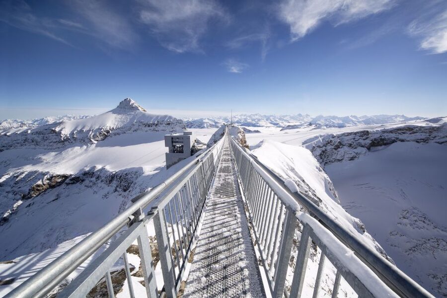 From Lausanne: Glacier 3000 experience and Montreux - Glacier 3000 at 3,000 meters, and why winter makes it special