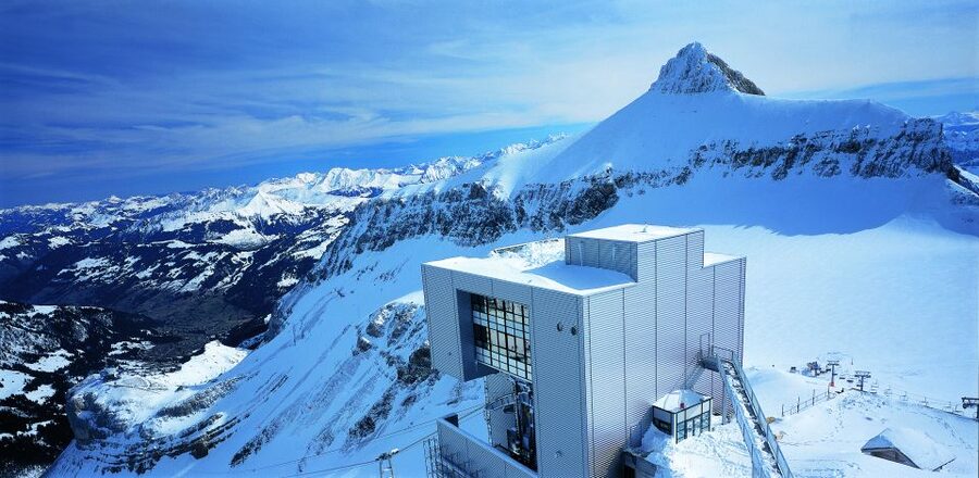 From Lausanne: Glacier 3000 experience and Montreux - From Lausanne by bus, and how the timing actually feels