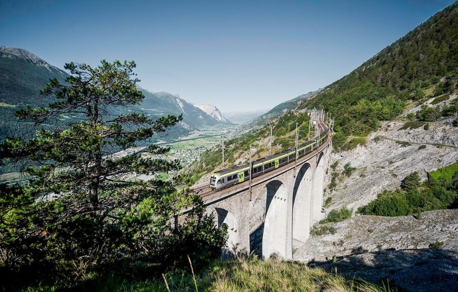 From Milan: Interlaken & Swiss Alps Day Trip - Guides make the difference, from Lorenzo to Tatiana