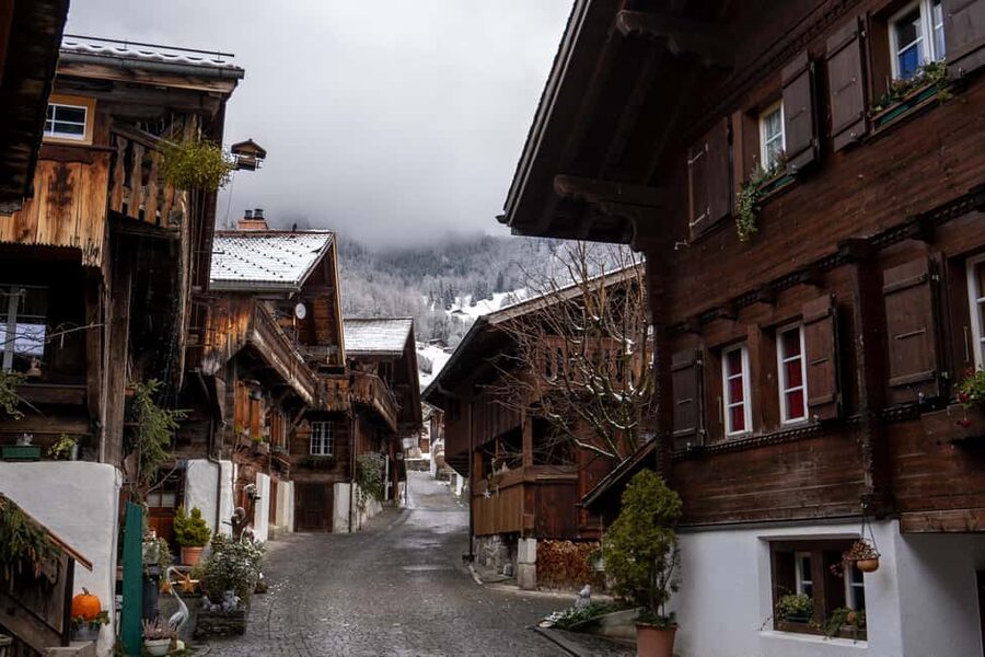 From Zurich: Grindelwald, Lauterbrunnen & Interlaken Tour - From Zurich or Kloten in a small-group car