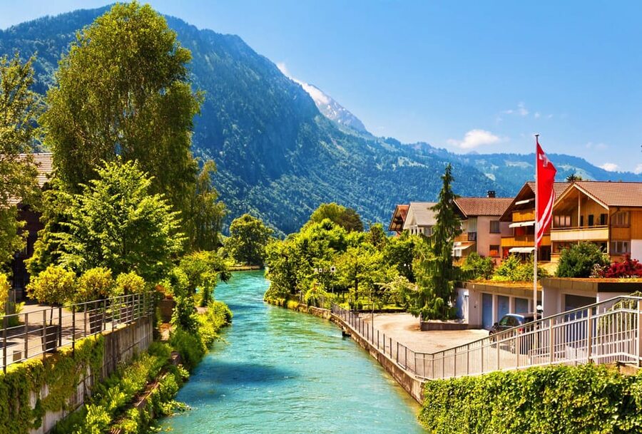 From Zurich: Interlaken Skydiving & Scenic Flight Adventure - The Scenic Flight Over Interlaken, Thun and Brienz, and the Big Three Peaks