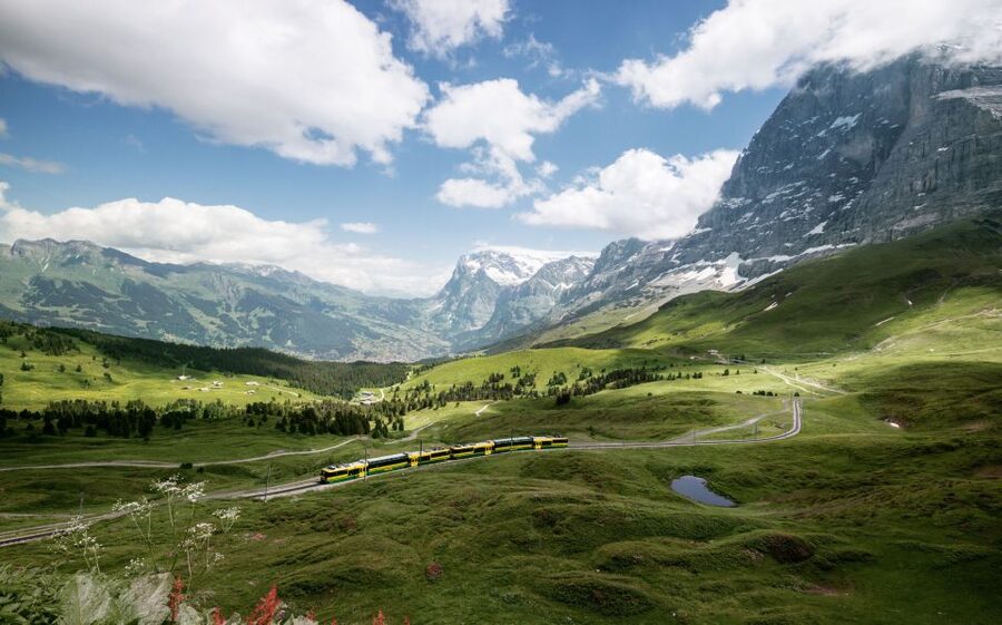 From Zurich: Mount Eiger Day Trip to Kleine Scheidegg - Entering The Bernese Oberland From Zurich, Fast and Comfortable