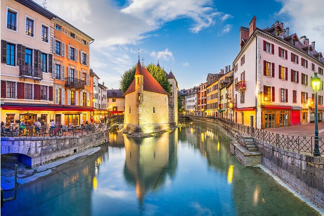 Full-Day Private Tour from Geneva to Annecy - Annecy Old Town: canals, Palais de l’Isle, and getting oriented fast
