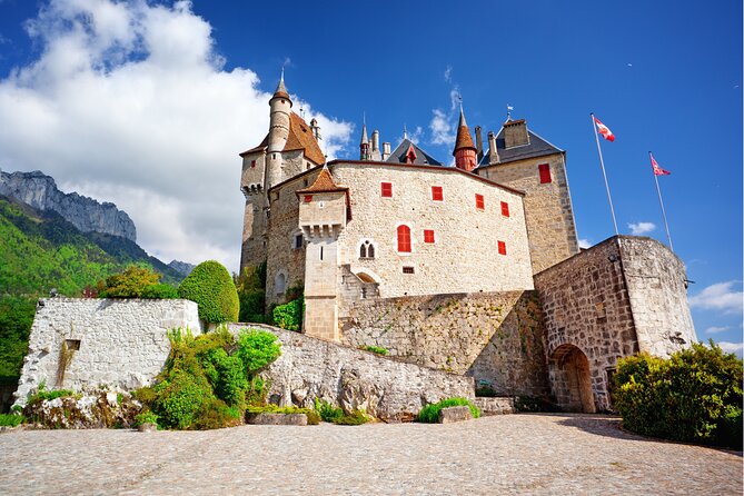 Full-Day Private Tour from Geneva to Annecy - Getting picked up across the border, without losing the day