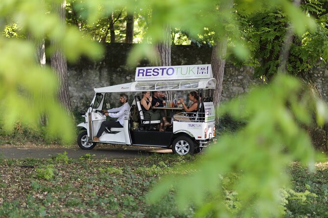 Geneva Apero TukTuk Tour - Meeting point at Pl. de Neuve 3, and how to start smoothly