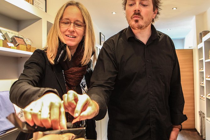 Geneva Chocolate Tour in a Tuk Tuk - Stop 1: Chocolat Favarger, Boutique Rive (15 minutes)
