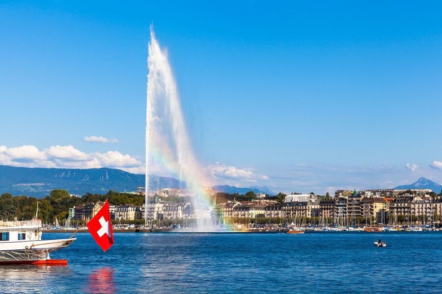 Geneva Discovery Walking Tour - Jet d’Eau and Rousseau Island: The Lake Geneva Front Row