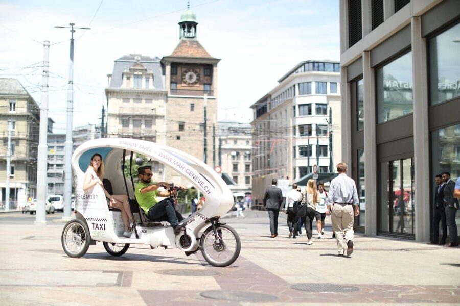 Geneva: Highlight Tour in TukTuk - How a TukTuk tour keeps Geneva easy on day one