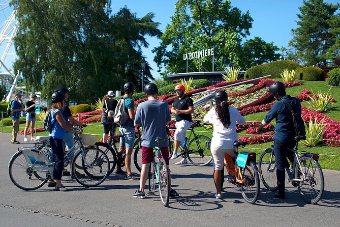 Geneva Highlights Tour by Bike - 3h - Broken Chair and the UN story you see before you even finish your first photos