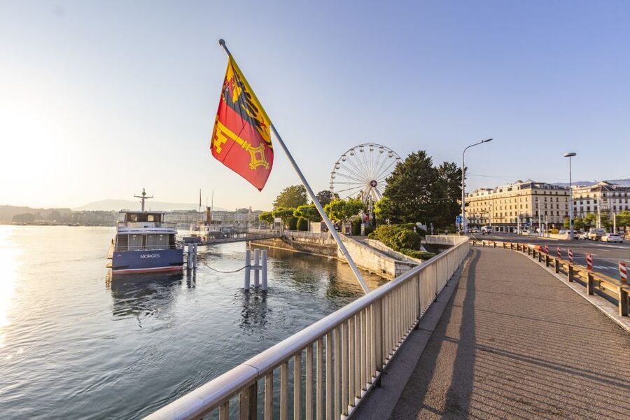 Geneva: Insta-Perfect Walk with a Local - Your 90-minute Geneva plan, built around real life and real photos