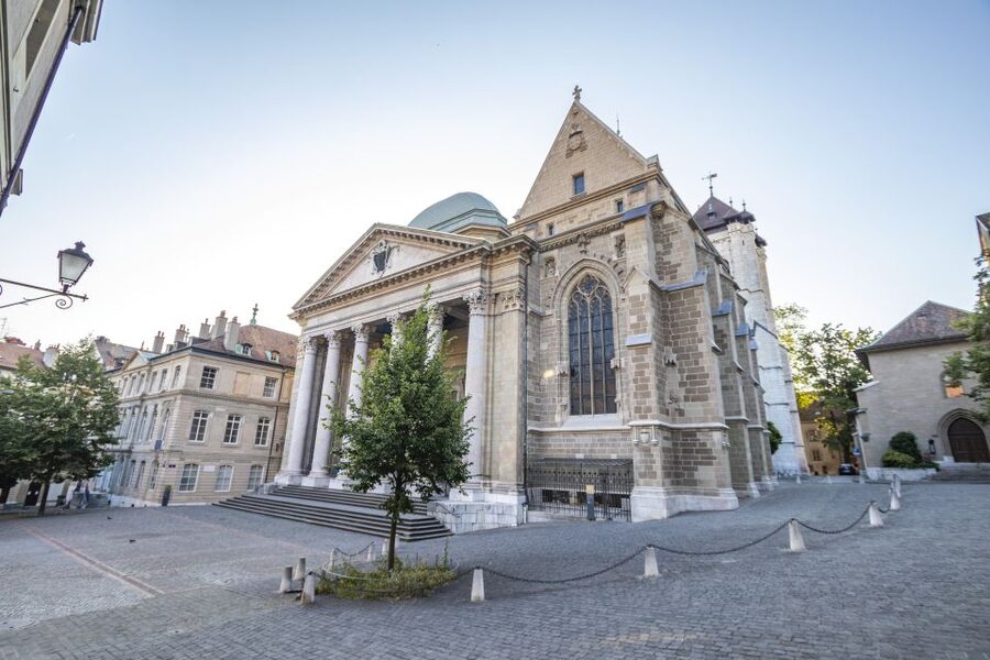 Geneva: Private Express Walk with a Local in 60 minutes - Reformation Wall and Parc des Bastions: Symbols and Space in One Flow