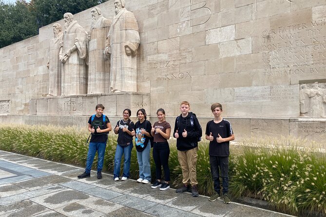Geneva Scavenger Hunt and City Highlights Walking Activity - How the Explorial app game actually works