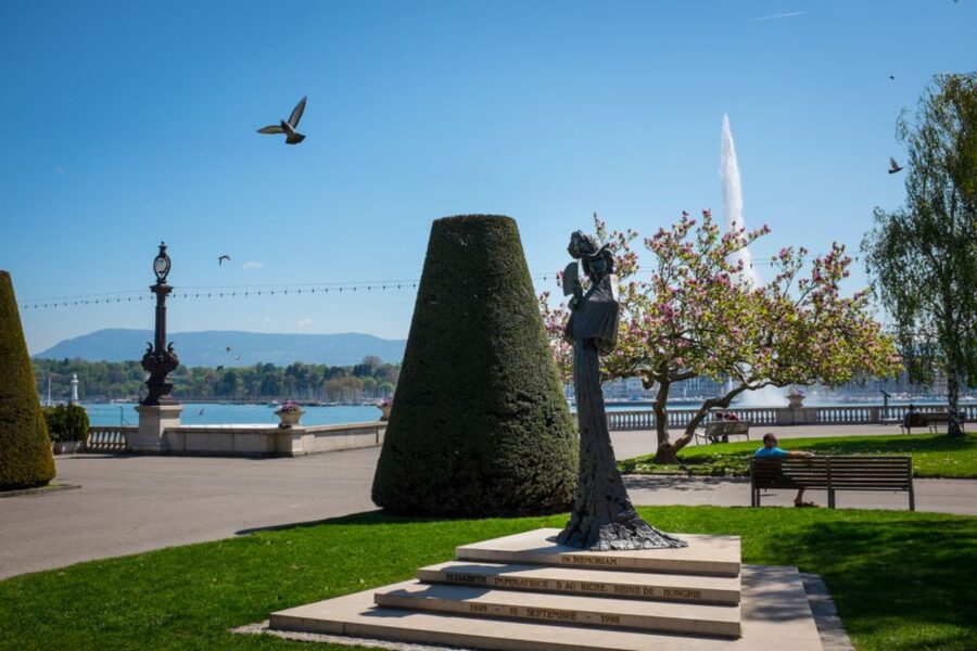 Geneva: Scenic Lake Cruise with Snacks and Wine - Price and value: does $37 make sense in an expensive city?